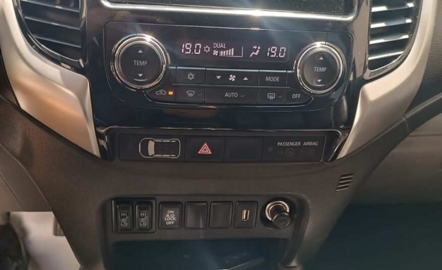Mitsubishi L200*Αυτόματο*Triton*Full Extra* Δερμάτινα* Οθόνη*4πορτο